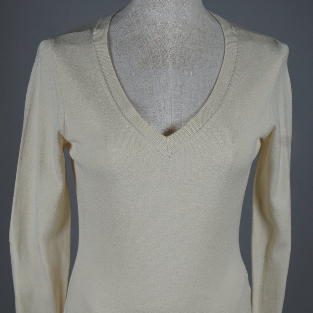 NineWest Seperates Cream Vneck Sweater MD